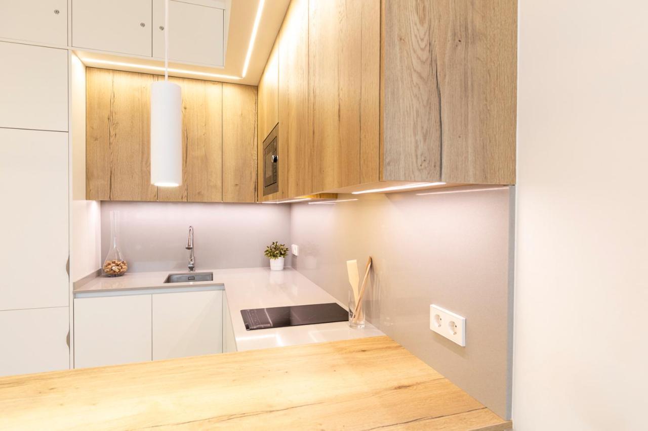 Sylvia 1M - Precioso Apartamento En Primera Linea De Mar - Centrico - Playa - Wifi เอมปูเรียบราบา ภายนอก รูปภาพ